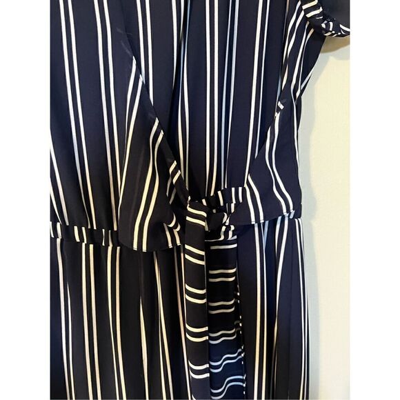 Michael by Michael Kors Women’s Size 10 Jumpsuit Navy Blue Striped Tie Waist - Picture 8 of 13